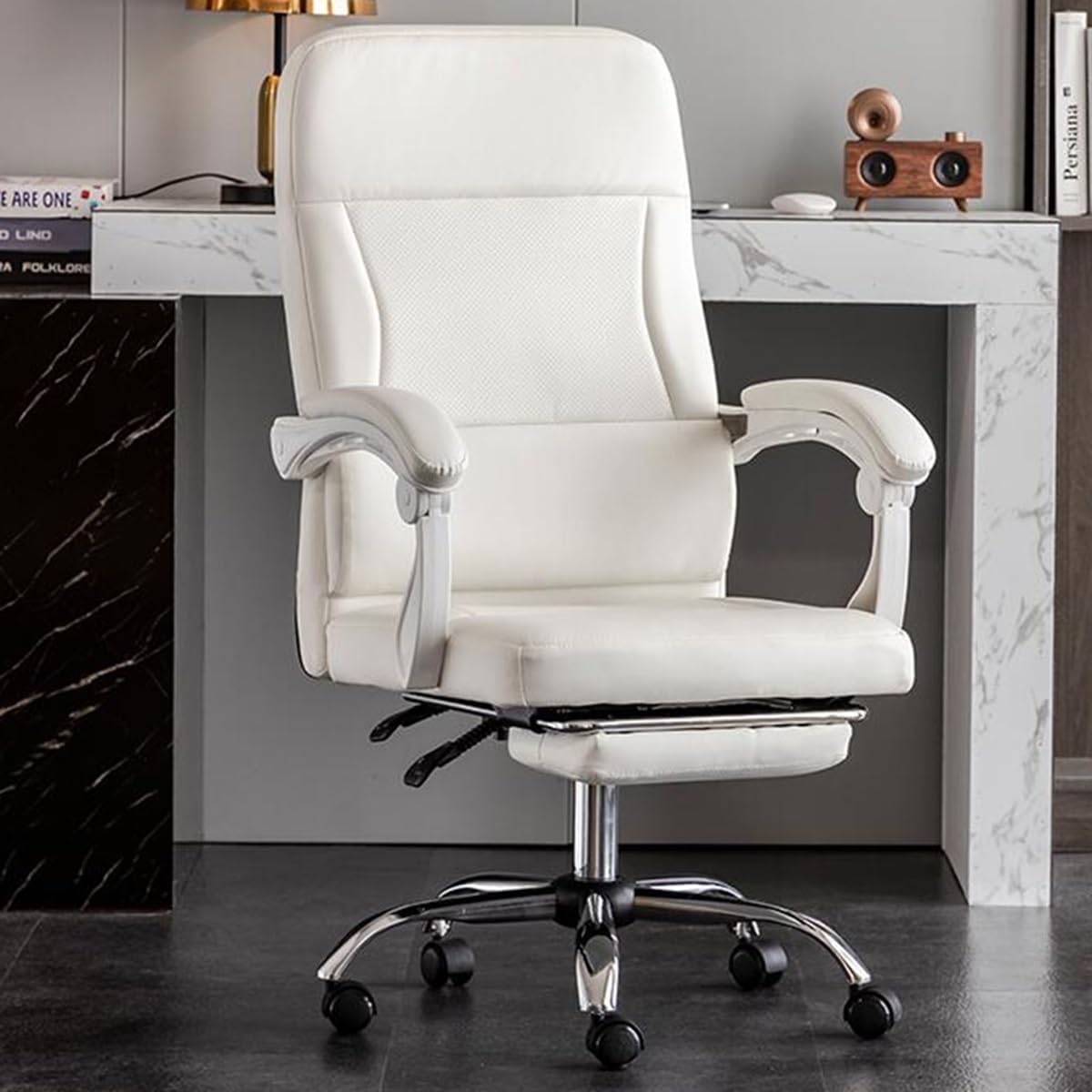 Sedia direzionale ergonomica in pelle - Schienale alto con supporto lombare - Reclinabile fino a 135 gradi e regolabile - Bianca girevole con cuscino seduta