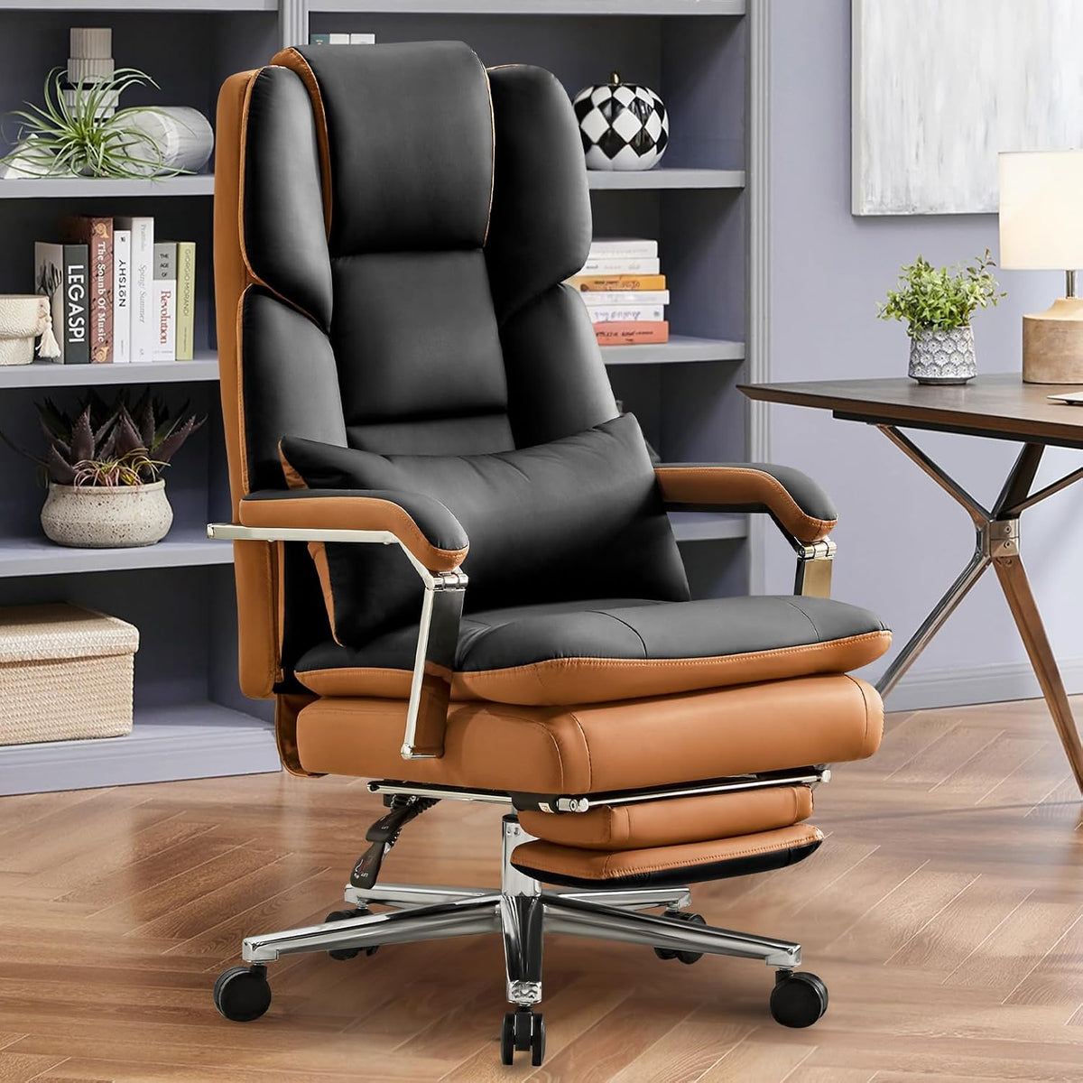 Sedia ergonomica da ufficio - Poltrona direzionale in pelle PU nera con portata 200 kg - Poggiapiedi e supporto lombare - Seduta reclinabile girevole e regolabile